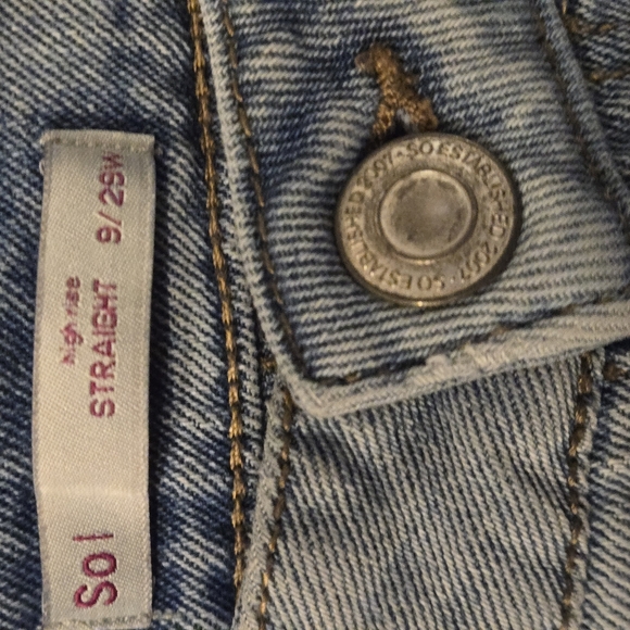 SO Blue Jeans Ankle Cropped Distressed Denim Light-Wash Blue Juniors size 9 - Picture 3 of 12